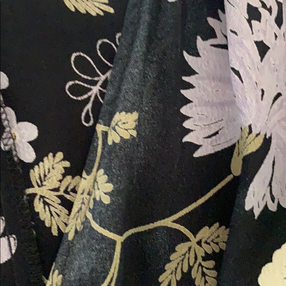 Reformation Black and Purple Floral Wrap Dress sz XS - Picture 7 of 12